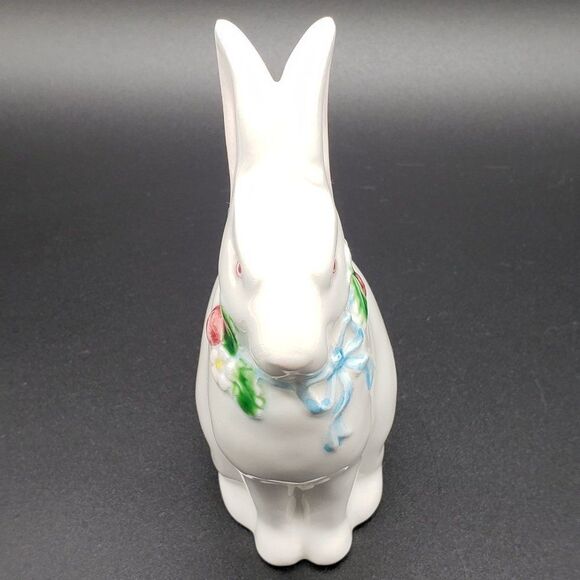 Haldon Group 1987 Hand Painted Porcelain White Blue Strawberry Bunny Figurine - Picture 7 of 13